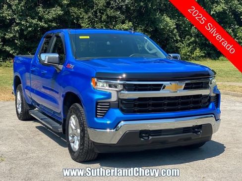 Used 2025 Chevrolet Silverado 1500 LT w/ Z71 Off-Road Package AWD/4WD image 1
