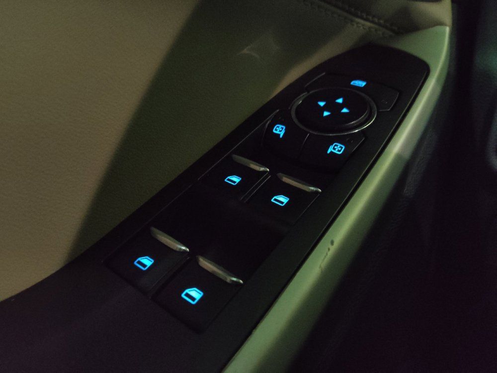 Used 2023 Ford Explorer XLT RWD image 27