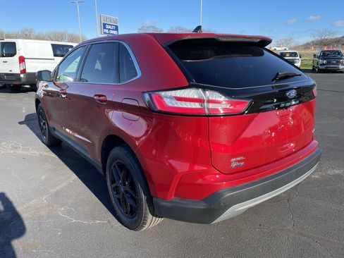 Used 2022 Ford Edge SEL w/ Convenience Package image 3