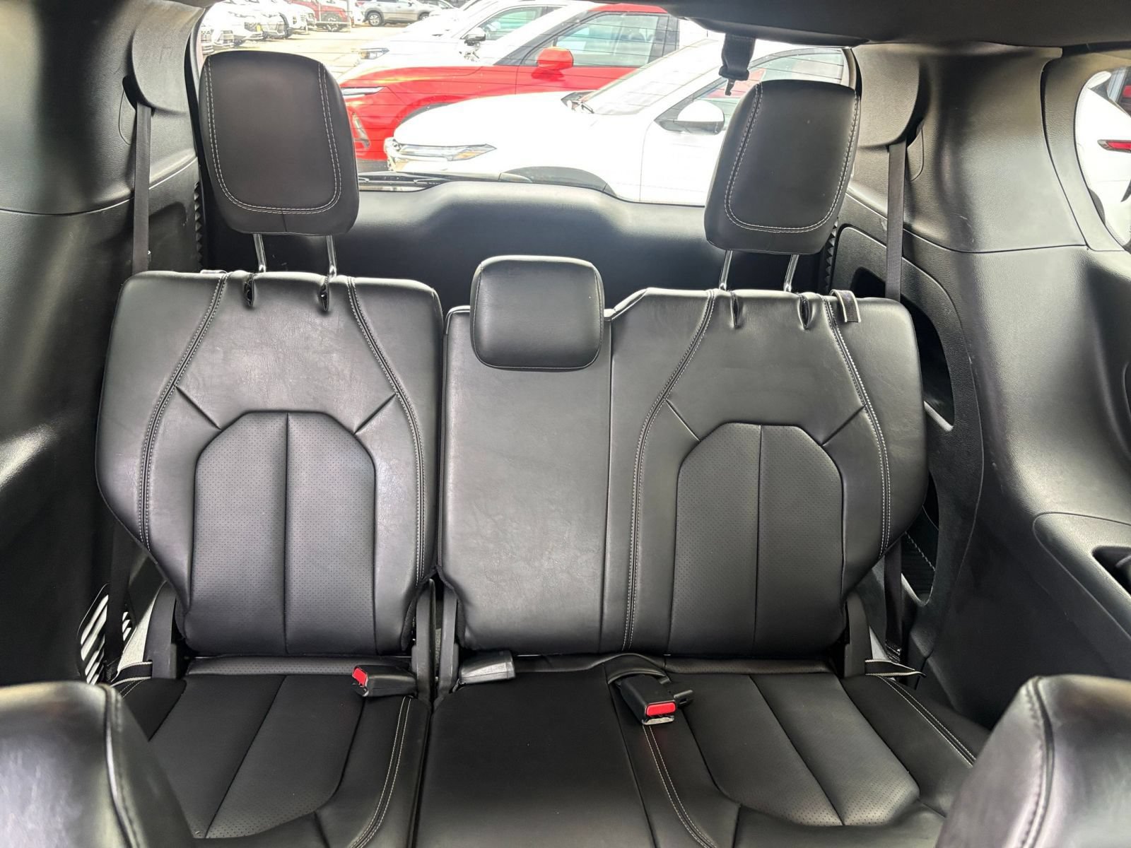 Used 2025 Chrysler Pacifica Select FWD image 30