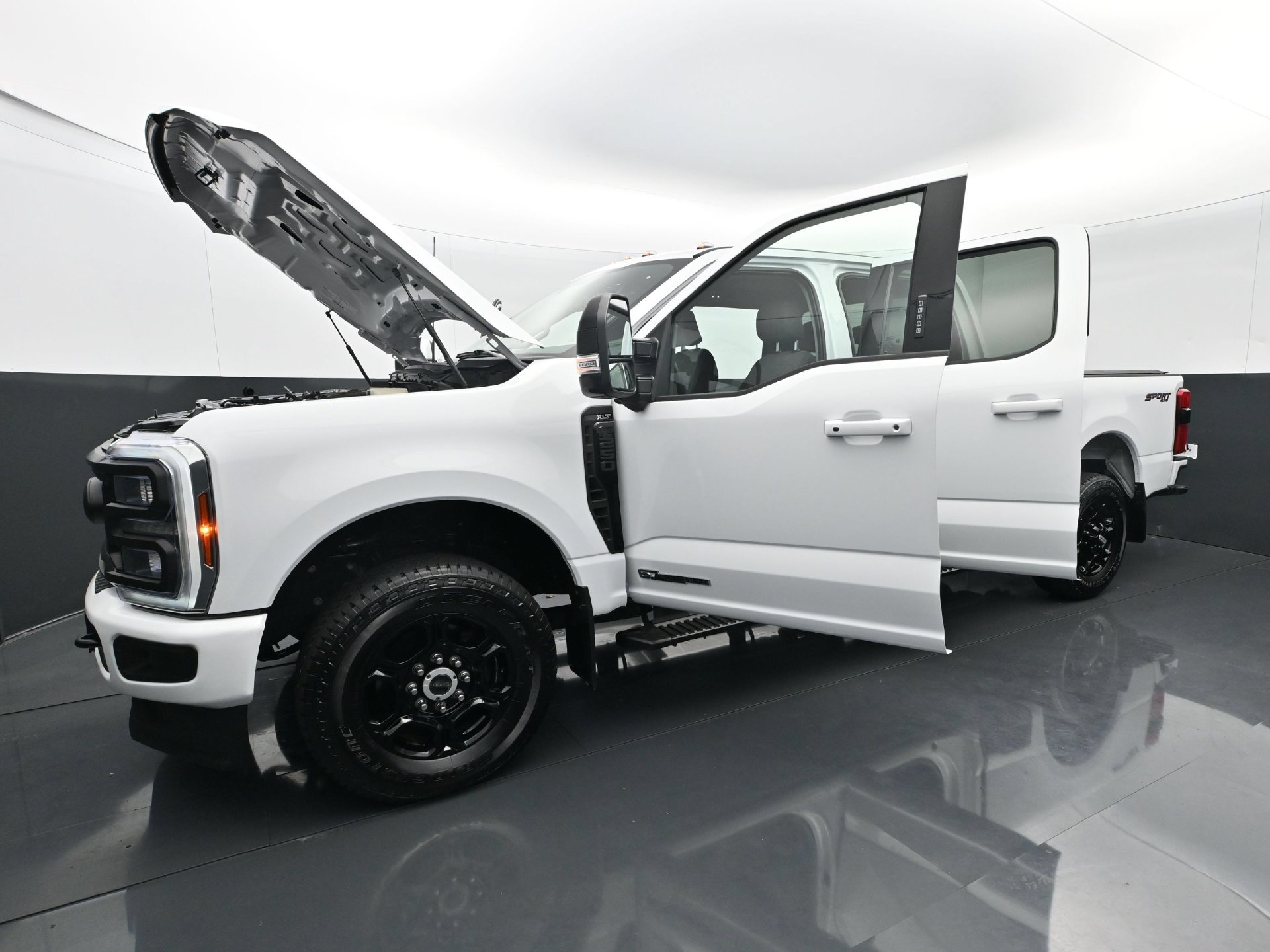 Used 2024 Ford F250 XLT w/ XLT Premium Package AWD/4WD image 30