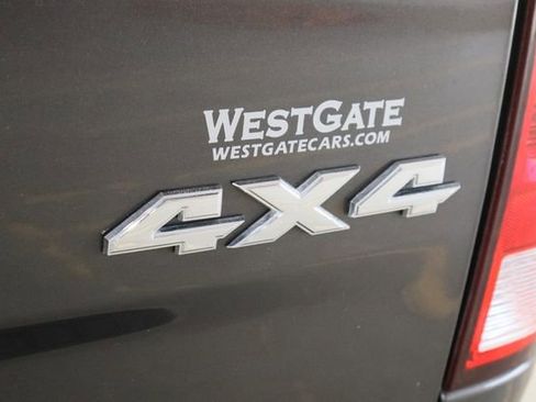 Used 2018 RAM 2500 Tradesman w/ Chrome Appearance Group image 35