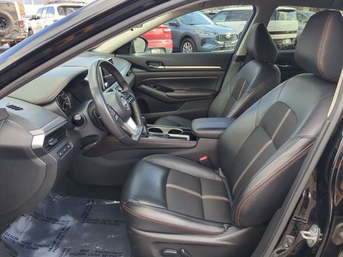 Used 2024 Nissan Altima 2.5 SR FWD image 15