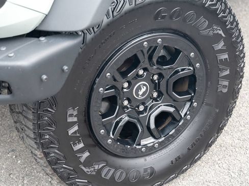 Used 2024 Ford Bronco Wildtrak AWD/4WD image 9
