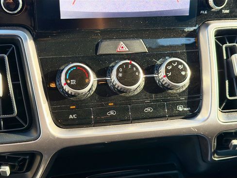 Used 2022 Kia Sorento LX FWD image 33