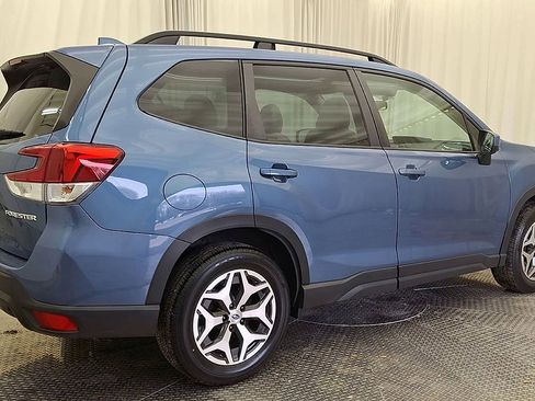 Used 2020 Subaru Forester Premium image 3