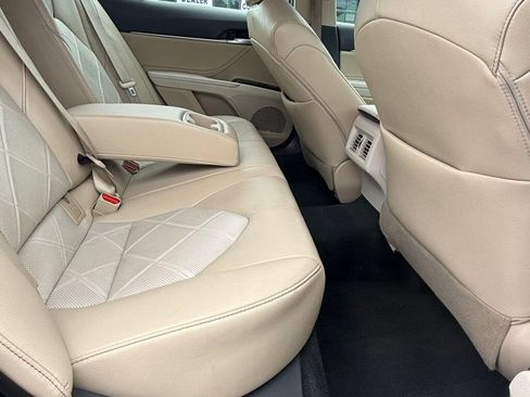 Used 2018 Toyota Camry XLE FWD image 41