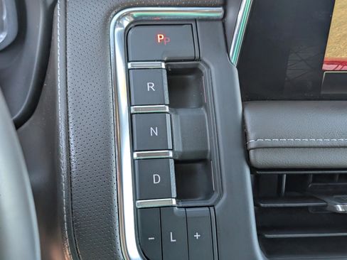 Used 2023 GMC Yukon SLT image 27