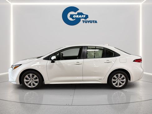 Used 2024 Toyota Corolla LE AWD/4WD image 11
