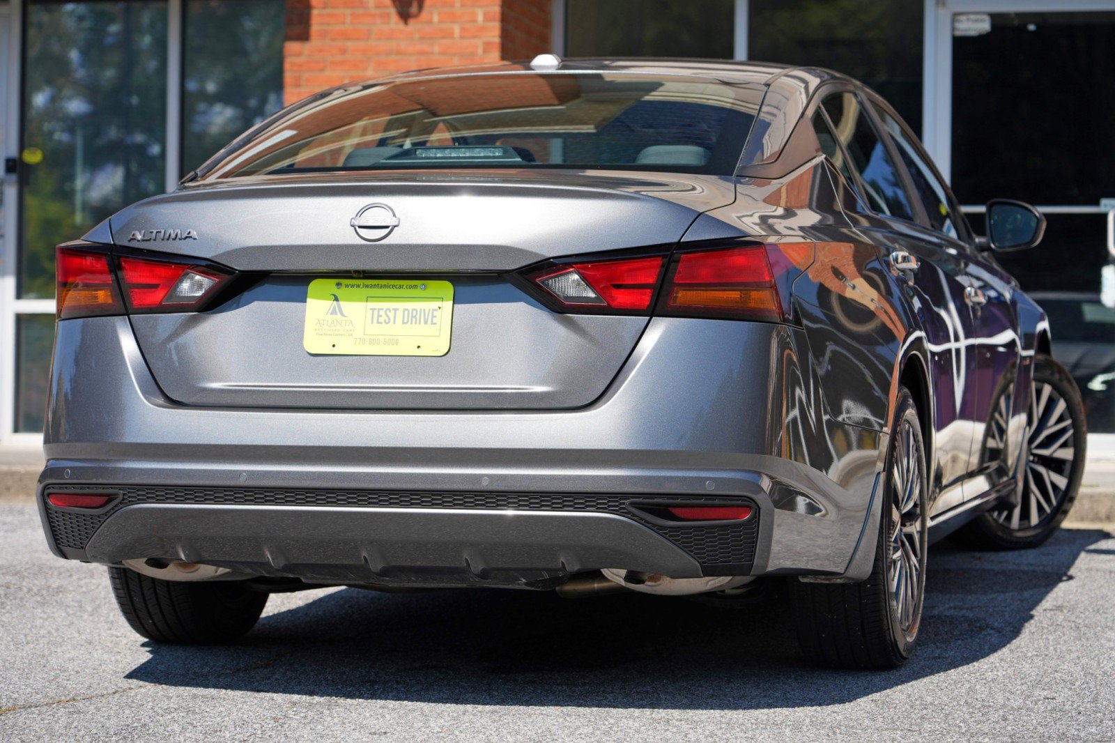 Used 2025 Nissan Altima 2.5 SV FWD image 4