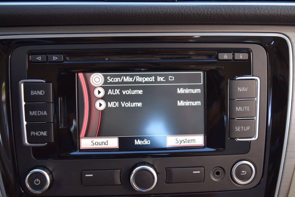 Used 2014 Volkswagen Passat TDI SE FWD image 68