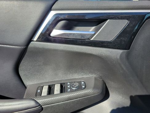 Used 2024 Mitsubishi Outlander SE image 19