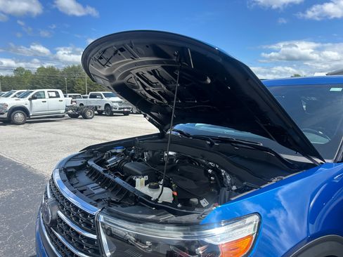 Used 2020 Ford Explorer XLT w/ Equipment Group 202A AWD/4WD image 69
