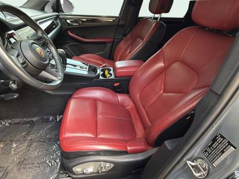 Used 2023 Porsche Macan Turbo AWD/4WD image 13