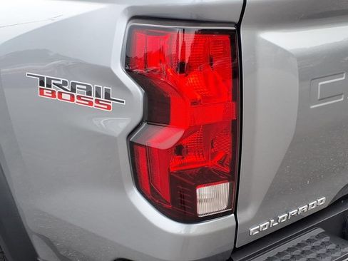 Certified 2025 Chevrolet Colorado Trail Boss AWD/4WD image 9