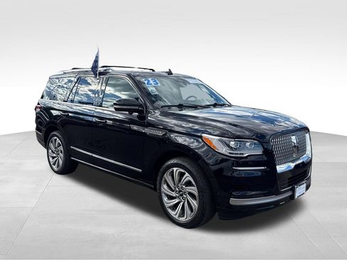 Certified 2023 Lincoln Navigator Reserve AWD/4WD image 1