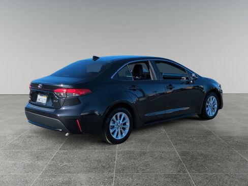 Used 2020 Toyota Corolla XLE image 5