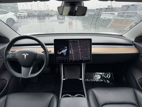 Used 2019 Tesla Model 3 Standard Range Plus RWD image 2