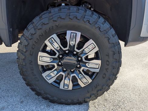 Used 2024 GMC Sierra 2500 Denali w/ Denali Reserve Package image 10