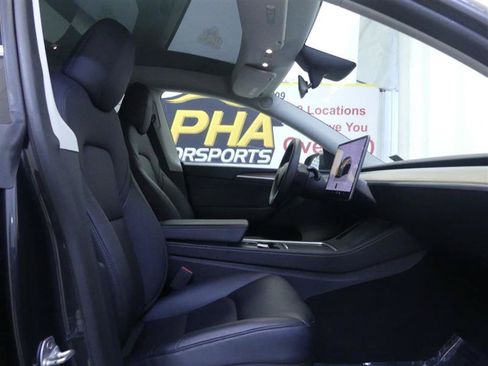 Used 2024 Tesla Model Y 2WD image 7