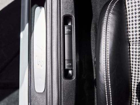 Used 2018 Porsche 911 GT3 RWD image 34