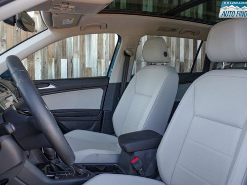 Used 2020 Volkswagen Tiguan SEL AWD/4WD image 13