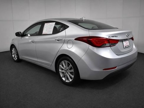 Used 2014 Hyundai Elantra SE w/ Option Group 02 FWD image 6