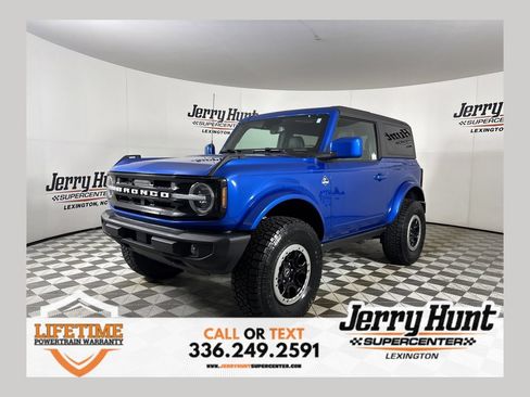 Used 2022 Ford Bronco Outer Banks AWD/4WD image 1