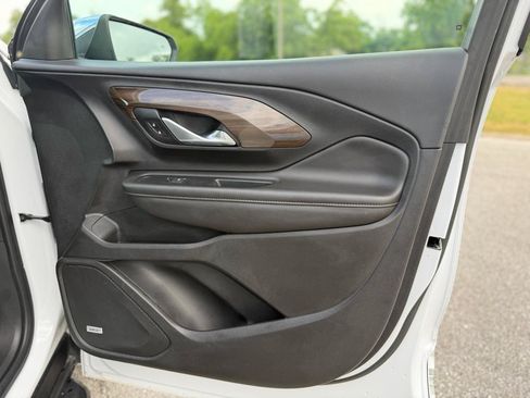 Used 2020 GMC Terrain Denali w/ Denali Premium Package FWD image 19