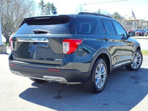 Used 2022 Ford Explorer XLT w/ Equipment Group 202A AWD/4WD image 5