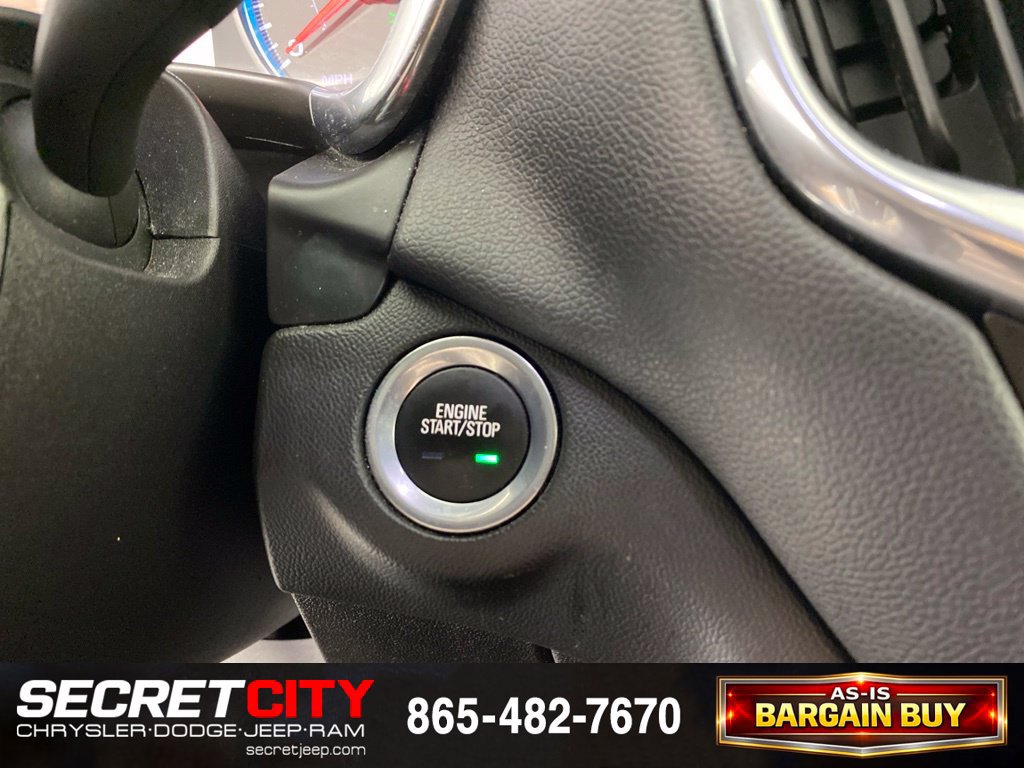Used 2018 Chevrolet Equinox LT FWD image 16