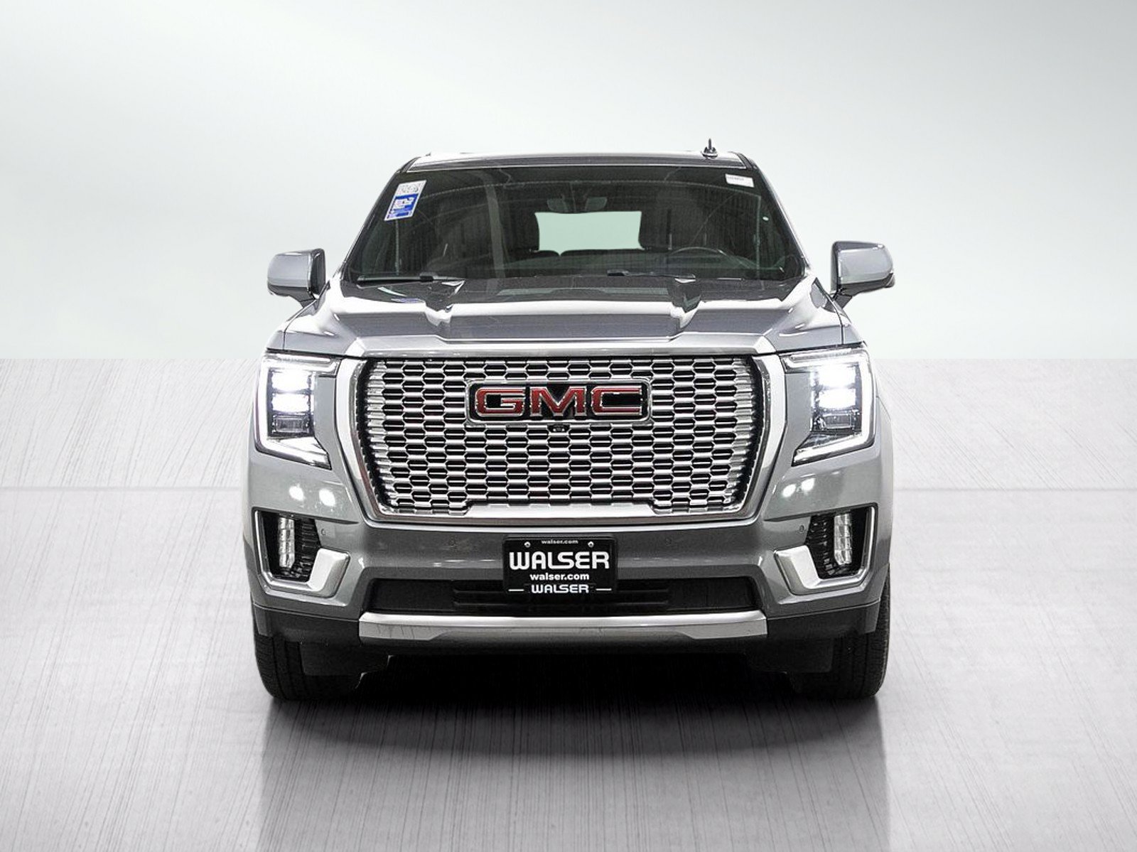 Used 2021 GMC Yukon XL Denali w/ Denali Premium Package AWD/4WD image 8