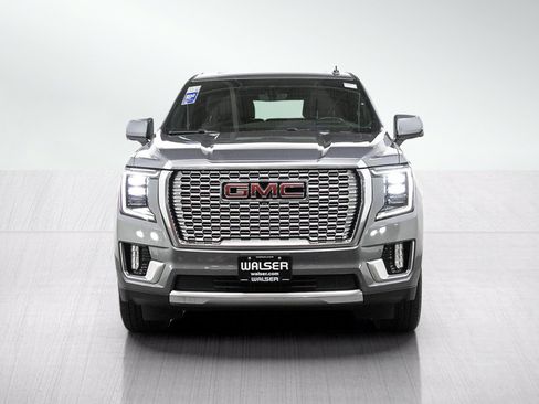 Used 2021 GMC Yukon XL Denali w/ Denali Premium Package AWD/4WD image 8