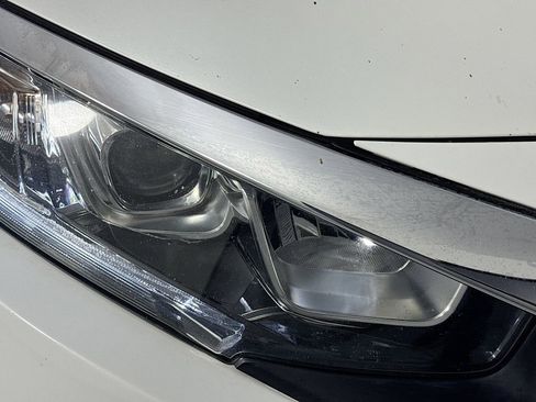 Used 2018 Honda Civic EX-L image 39