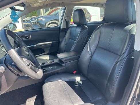Used 2017 Toyota Avalon XLE Premium w/ All Weather Liner Package FWD image 10