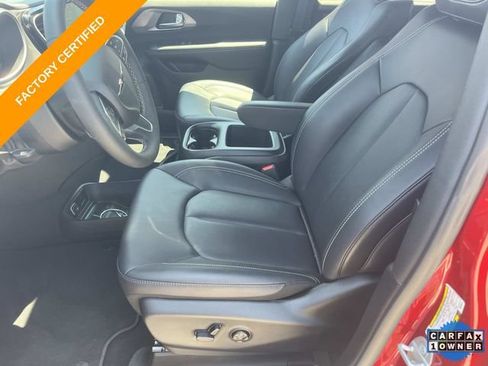 Used 2025 Chrysler Voyager LX FWD image 25