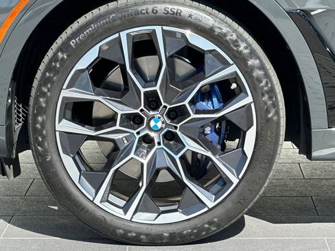 Used 2024 BMW X7 xDrive40i w/ M Sport Package AWD/4WD image 33