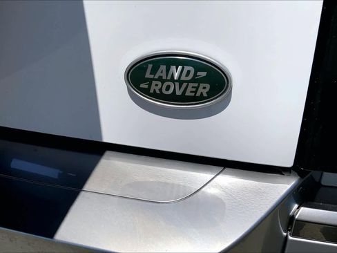 Used 2023 Land Rover Defender 110 SE AWD/4WD image 10