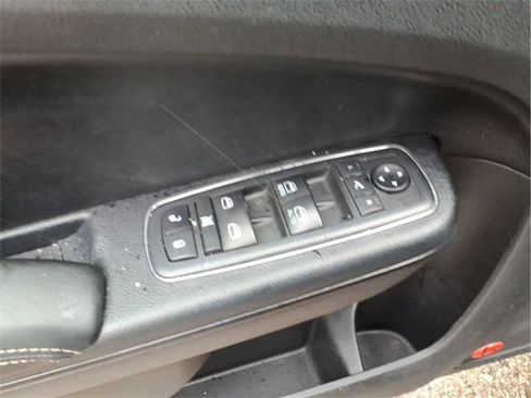 Used 2016 Chrysler 300 S image 12