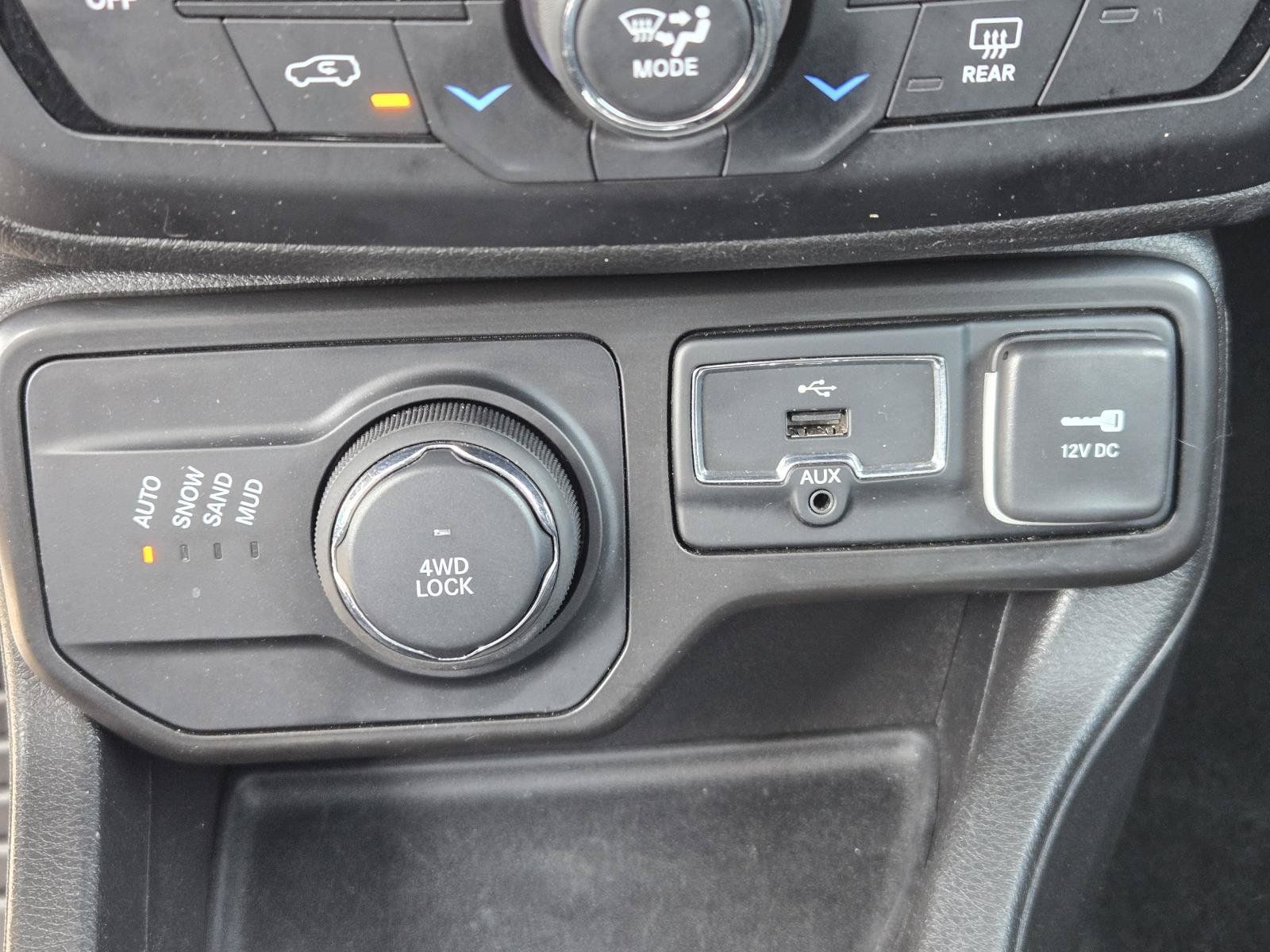 Used 2022 Jeep Renegade Latitude AWD/4WD image 14