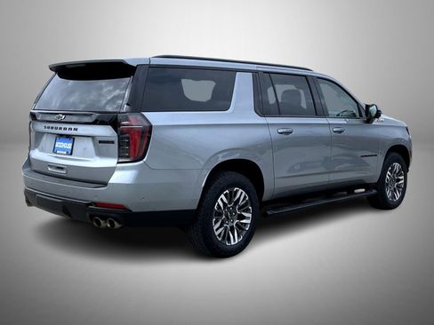Used 2025 Chevrolet Suburban Z71 AWD/4WD image 5