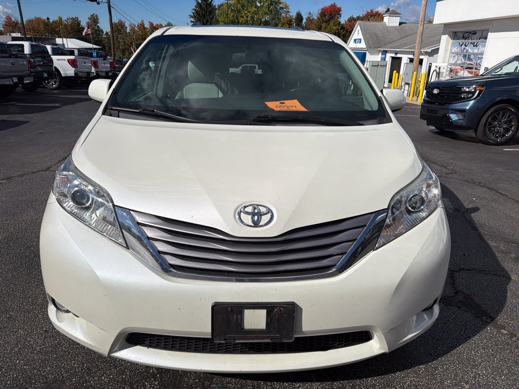 Used 2016 Toyota Sienna XLE w/ XLE Navigation Package AWD/4WD image 3