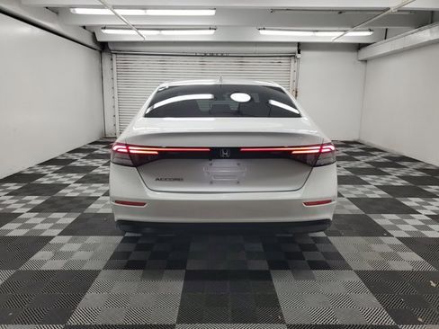 Used 2023 Honda Accord EX image 5