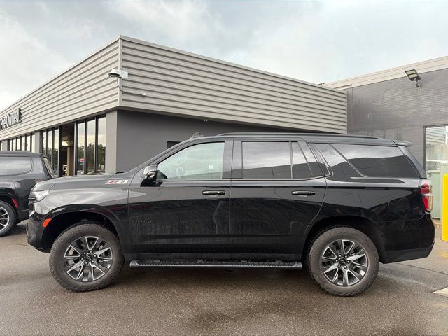 Used 2024 Chevrolet Tahoe Z71 w/ Luxury Package AWD/4WD image 6