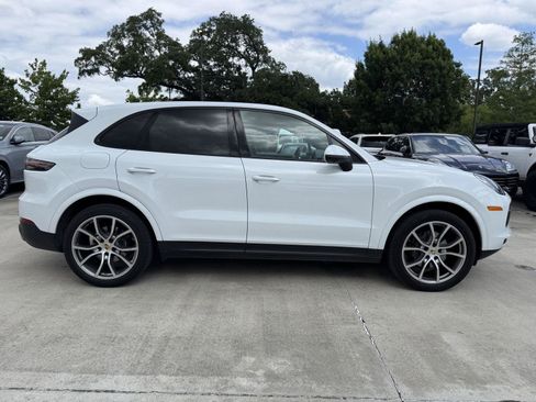 Used 2020 Porsche Cayenne image 26