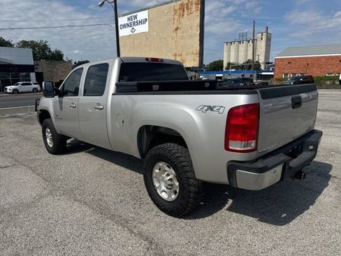 Used 2007 GMC Sierra 2500 SLT w/ Convenience Package AWD/4WD image 4