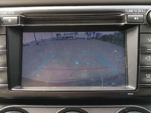 Used 2015 Toyota RAV4 LE AWD/4WD image 10