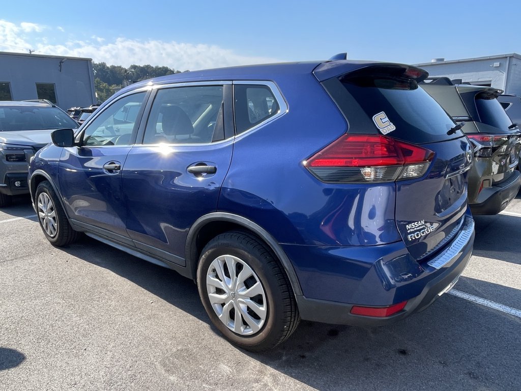Used 2017 Nissan Rogue S FWD image 4