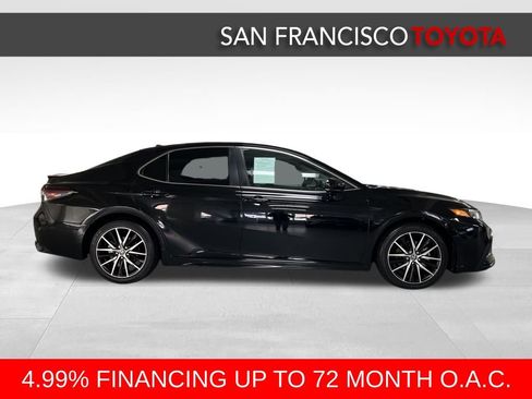 Certified 2021 Toyota Camry SE image 6