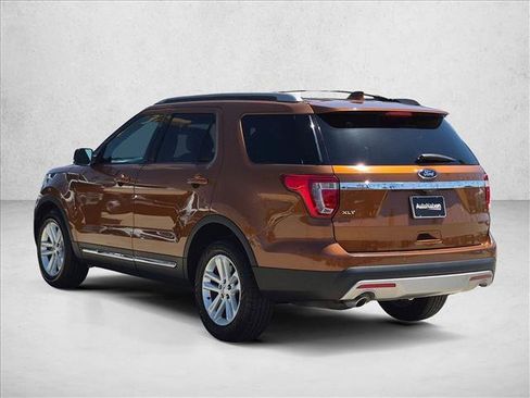 Used 2017 Ford Explorer XLT w/ Equipment Group 202A FWD image 8